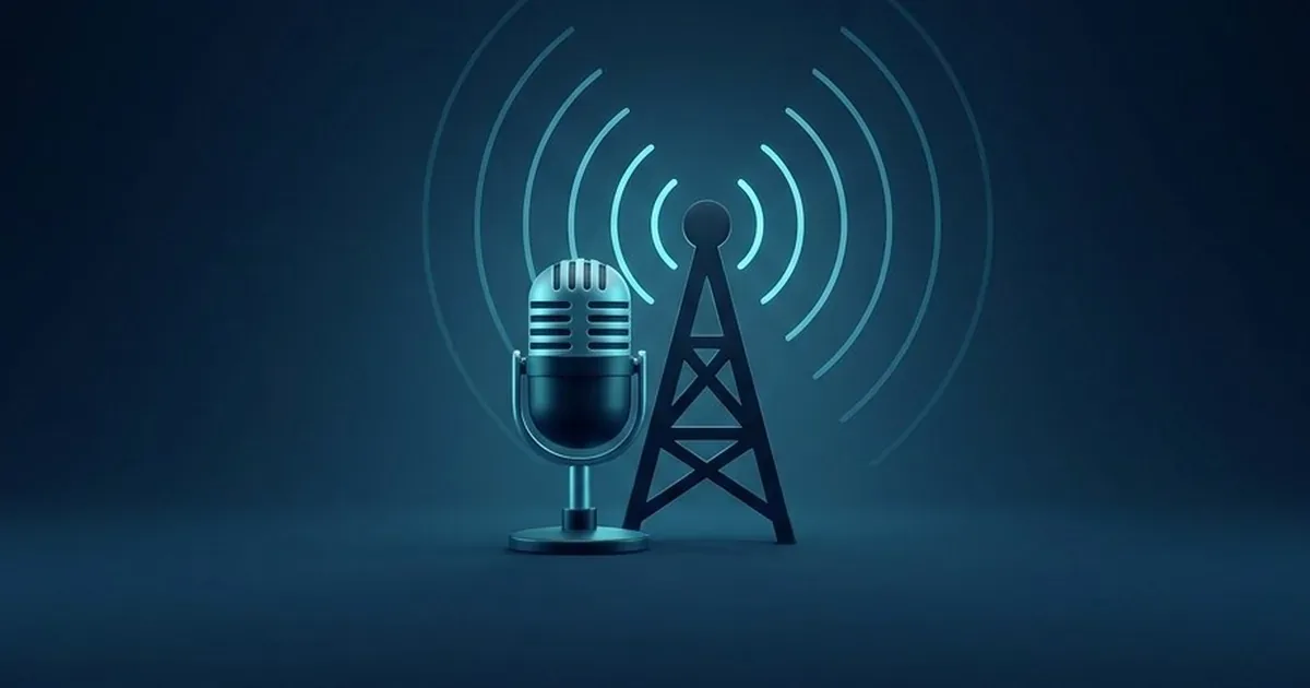 Klasik radyo mikrofonu ve sinyal yayan yayın kulesi